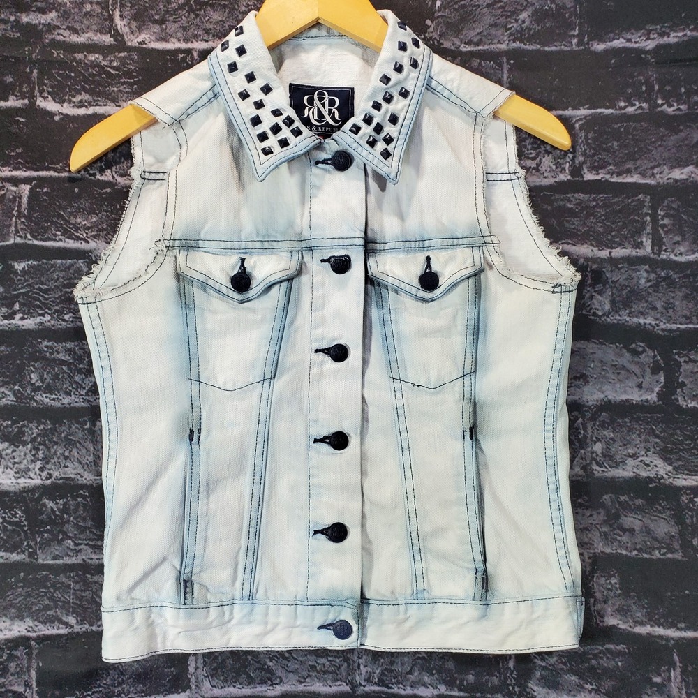 Rock Republic Gunshow Denim Vest Womens Small Light Wash Studded Collar Edgy Y2K